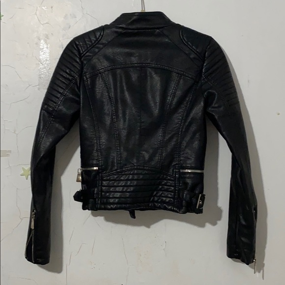 ❌ SOLD ❌ LEATHER JACKET SZ SMALL - Picture 4 of 7